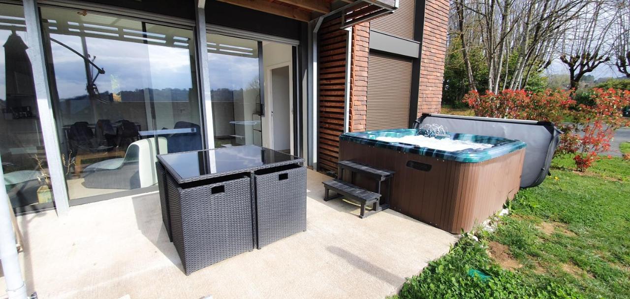 Villa Spacieuse avec Jacuzzi Privatif Sarlat Esterno foto