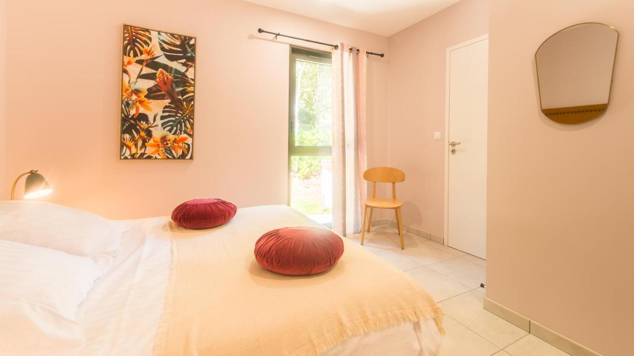 Villa Spacieuse avec Jacuzzi Privatif Sarlat Esterno foto